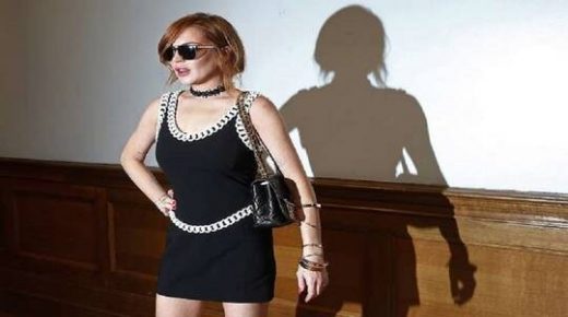 النجمة الأمريكية ليندسي لوهان تطلق أول أغنية جديدة بعد شائعات اعتناقها الإسلام