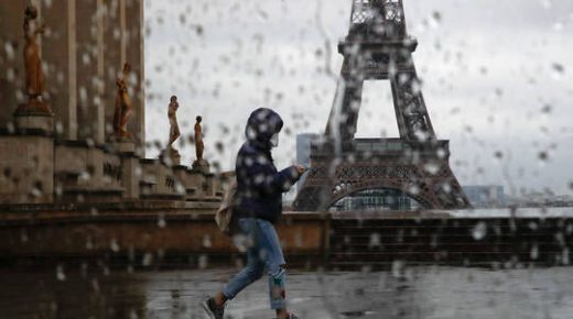 فرنسا تنتظر “ذروة كورونا” ووزير الصحة يحذر