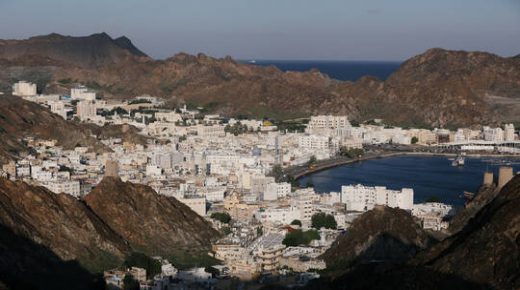سلطنة عمان.. نحو 100 إصابة جديدة بكورونا والعدد الإجمالي يتجاوز 900