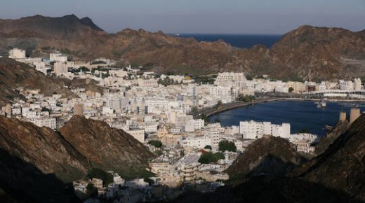 أكثر من 100 إصابة جديدة بكورونا في سلطنة عمان