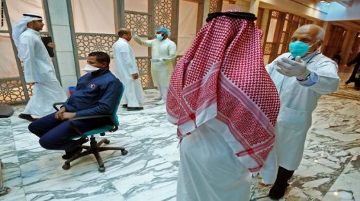 ارتفاع إصابات كورونا في الكويت إلى 342 حالة