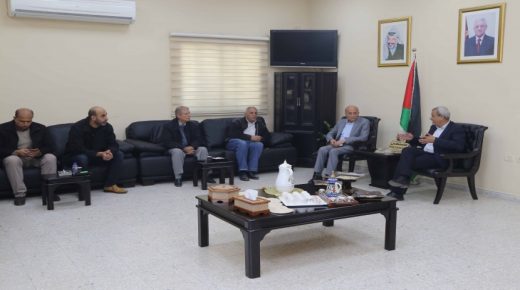 محافظ قلقيلية يلتقي ممثلي الفصائل الوطنية