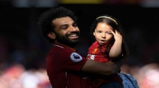 سوشيال ميديا الرياضة: محمد صلاح يتدرب مع ابنته.. بيتر تشيك يستعرض قدرته على الشعوذة