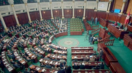توتر حاد في البرلمان التونسي واتهامات بـ”تلميع الإرهاب”