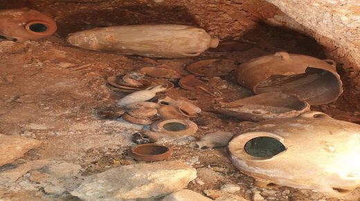 “السياحة والآثار” تعلن اكتشاف مقبرة أثرية تعود للعصر البرونزي في بيت لحم