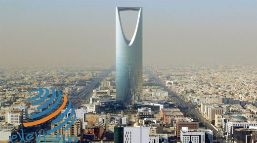 المركزي السعودي يؤكد استمرار ربط الريال بالدولار الأمريكي