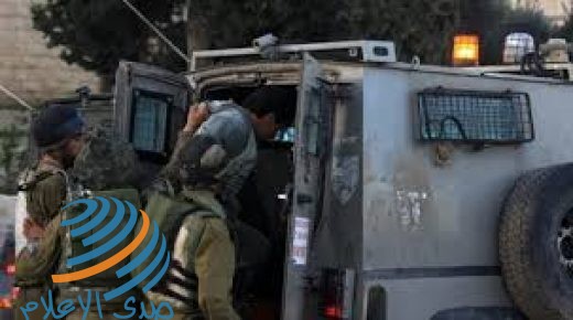 الاحتلال يعتقل شابين شرق قلقيلية