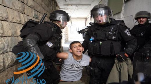 Forces of the Israeli police arrest a Palestinian youth during clashes that took place in Ras al-Amud in East Jerusalem. Sep 23 2011. Sliman Khader.