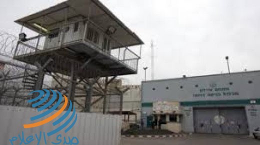أوضاع صحية صعبة وظروف اعتقالية قاسية يعيشها الأسرى المرضى في “سجن الرملة”