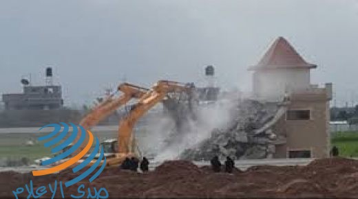 الاحتلال يهدم 6 متاجر قيد الإنشاء في جبل المكبر بالقدس