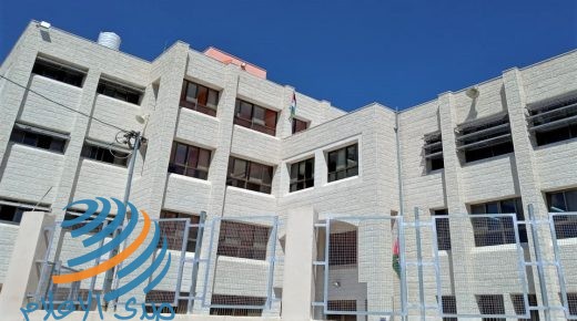 “التربية” تتسلم مشروع إنشاء مدرسة قيسارية الأساسية في يطا