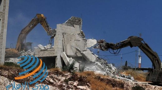 الاحتلال يهدم عمارة سكنية قيد الانشاء في جبل المكبر بالقدس