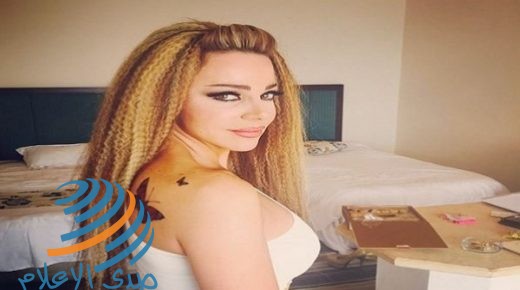 فتاة تهدد سوزان نجم الدين بنشر فيديوهات إباحية.. والفنانة :”اللي عندهم ينشروه”