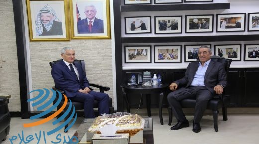 الشيخ يستقبل بمكتبه سفير تركيا في القدس