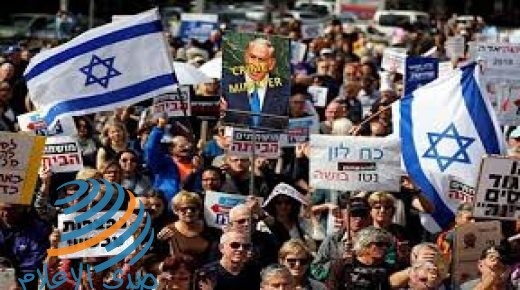 إسرائيليون يطالبون باستقالة نتنياهو