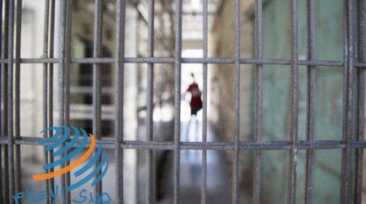 احتجاز فلبينية في قفص منذ 25 عاماً