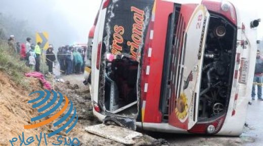 مصرع 3 أشخاص وإصابة 5 آخرين إثر اصطدام شاحنة بحافلة شمالي الهند