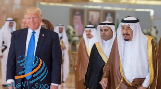 RIYADH, SAUDI ARABIA - MAY 20: (----EDITORIAL USE ONLY ??" MANDATORY CREDIT - "BANDAR ALGALOUD / SAUDI ROYAL COUNCIL / HANDOUT" - NO MARKETING NO ADVERTISING CAMPAIGNS - DISTRIBUTED AS A SERVICE TO CLIENTS----) U.S. President Donald Trump (L) is welcomed by Saudi Arabia's King Salman bin Abdulaziz Al Saud (R) during their arrival at the King Khalid International Airport in Riyadh, Saudi Arabia on May 20, 2017. Bandar Algaloud / Saudi Royal Council / Handout / Anadolu Agency