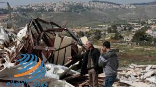 الاحتلال يسلم إخطارات بهدم خمسة مساكن في قرية بيرين بمسافر يطا