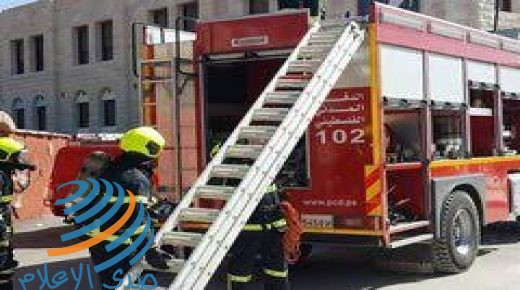 إصابة مواطنين في حريق مخبر وسط مدينة قلقيلية