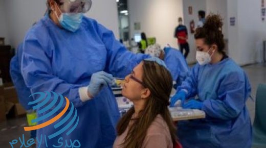 إسبانيا تدرس فرض حظر تجول بسبب تفشي كورونا وتتلقى 3.1 مليون جرعة من اللقاح