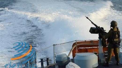 زوارق الاحتلال تهاجم مراكب الصيادين قبالة بحر مدينة غزة