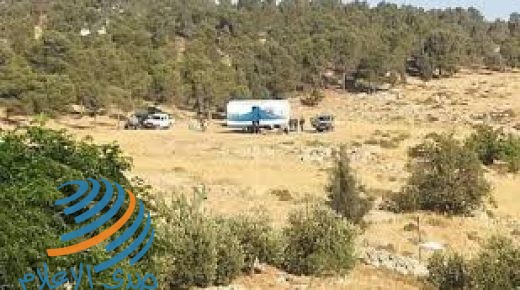 مستوطنون ينصبون خيمة على قمة جبل النجمة من أراضي جالود