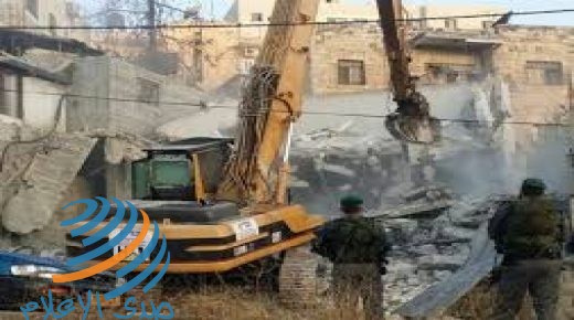 الاحتلال يهدم منزلا في واد الأعور جنوب الخليل