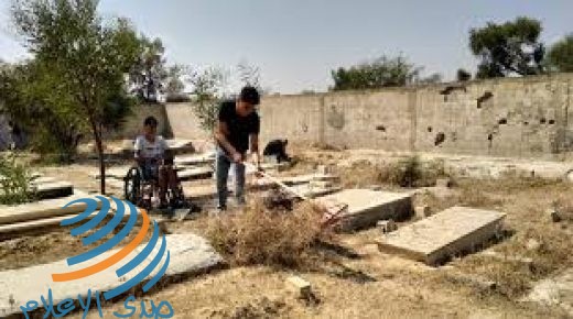 مبادرة لتنظيف مقبرة شهداء بلدة سلوان