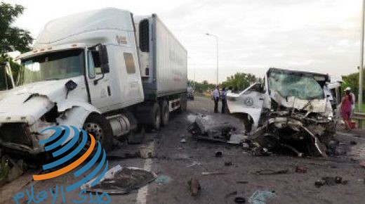 مصرع 7 في حادث اصطدام سيارة بشاحنة في الهند
