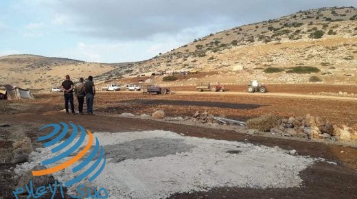 قوات الاحتلال تستولي على مركبات وخلايا شمسية في خربة ابزيق بالأغوار