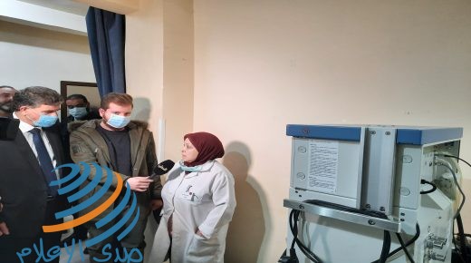 السفير عبد الهادي يسلم مكرمة من الرئيس لمستشفى يافا بدمشق