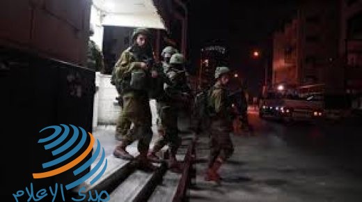 الاحتلال يداهم تياسير وتشرع بتفتيش منازل المواطنين