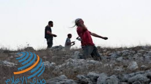 إصابة عدد من المواطنين بعد هجوم مستوطنين على مركباتهم غرب نابلس
