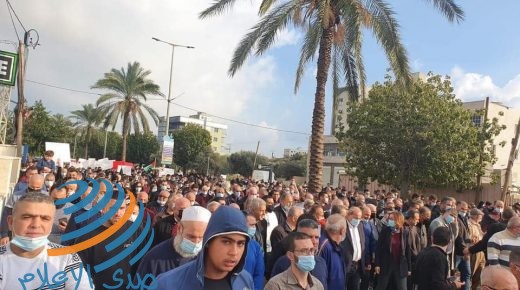 الآلاف يتظاهرون في طمرة بأراضي الـ48 ضد الجريمة وتواطؤ الشرطة