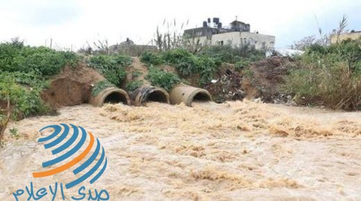 لليوم الثاني: الاحتلال يغرق مئات الدونمات الزراعية بالمياه شرق غزة