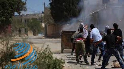 إصابات بالاختناق خلال قمع الاحتلال مسيرة كفر قدوم الأسبوعية