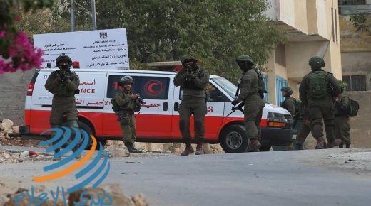 الاحتلال يصيب شابا ويعتقل أربعة آخرين من القدس