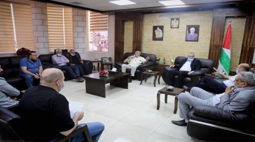 محافظ طولكرم عصام أبو بكر يلتقي رجل الأعمال منيب المصري