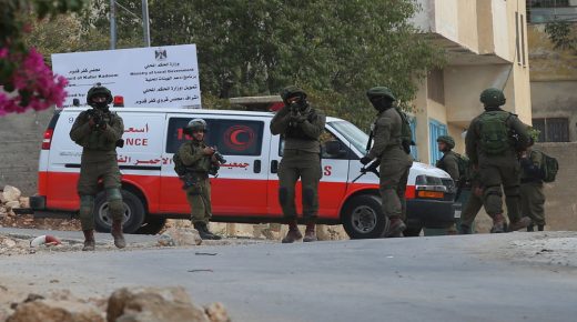 اصابتان بالرصاص والعشرات بالاختناق خلال قمع الاحتلال مسيرة كفر قدوم الأسبوعية