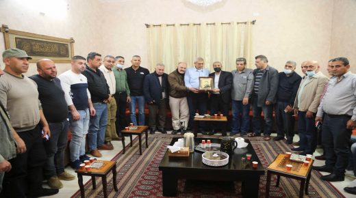 قلقيلية : زيارة لمنزل الاسير محمد داوود ابو غازي بمناسبة يوم الاسير