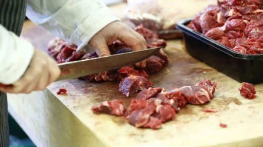 ضبط ملحمة تبيع اللحوم المجمدة على أنها طازجة في بيت لحم