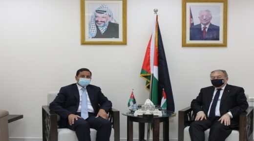 وزير الاقتصاد والسفير الأردني يبحثان التعاون الاقتصادي