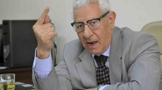 وفاة الكاتب الصحفي المصري الكبير مكرم محمد أحمد