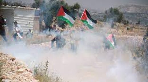 عشرات حالات الاختناق خلال قمع الاحتلال مسيرة كفر قدوم الأسبوعية