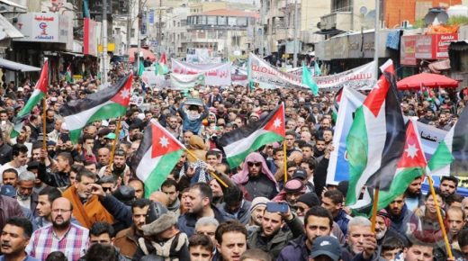 الأردن: مسيرة حاشدة تطالب الحكومة بطرد السفير الاسرائيلي