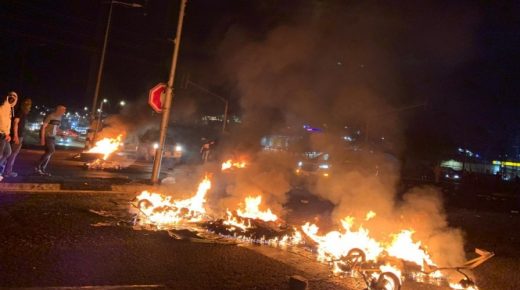 اعتقال 43 شخصا في اللد: تواصل الاحتجاجات بأراضي 48 وسط عنف وعربدة المستوطنين
