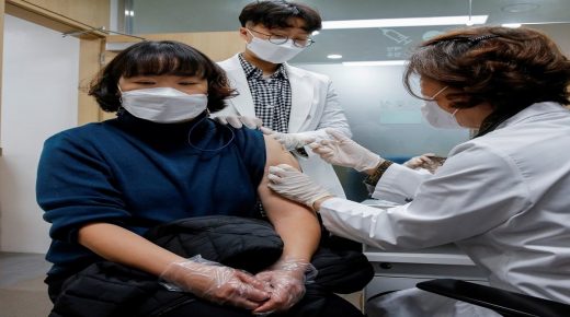 كوريا الجنوبية: لقاحا أسترازينيكا وفايزر فعالان بنسبة 87% بعد الجرعة الأولى