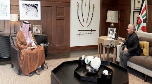 عاهل الأردن يتسلم رسالة من أمير قطر