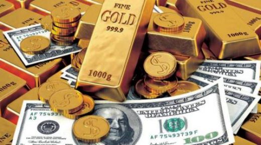 الاقتصاد العالمي.. الدولار يرتفع والذهب يتراجع